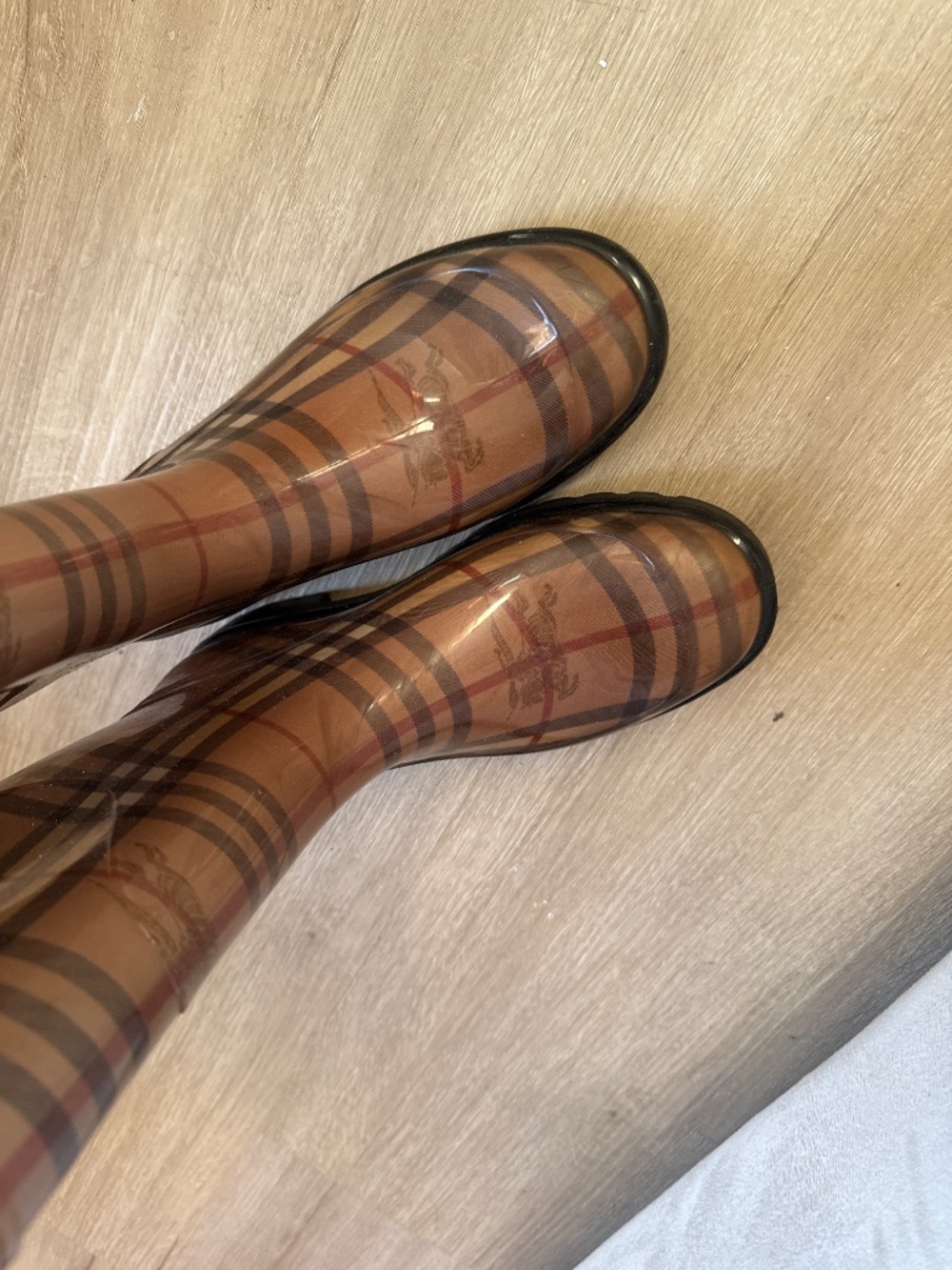 Burberry Rainboots - Picture 3 of 4